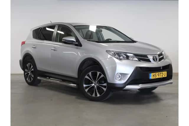 Toyota RAV4 (2016) thumbnail 4