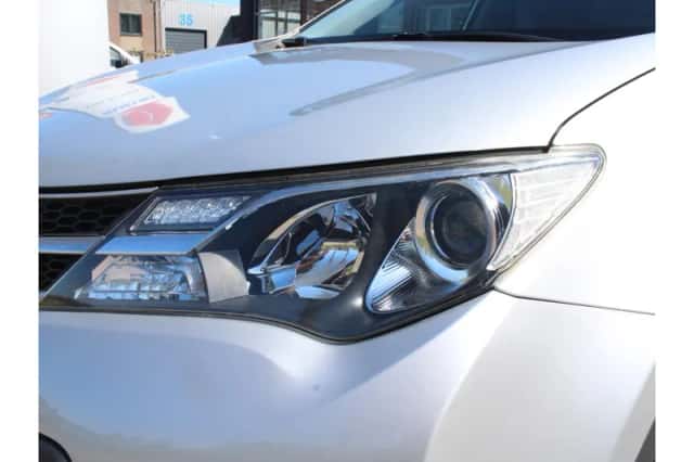 Toyota RAV4 (2016) thumbnail 5