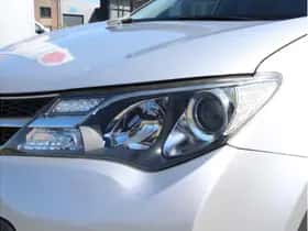Toyota RAV4 (2016) thumbnail 5