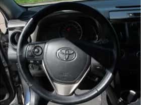 Toyota RAV4 (2016) thumbnail 10