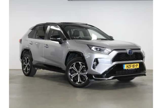 Toyota RAV4 (2022) thumbnail 4