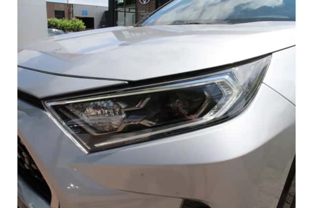Toyota RAV4 (2022) thumbnail 5