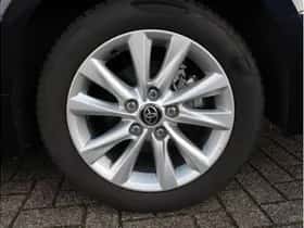 Toyota Corolla (2024) thumbnail 5