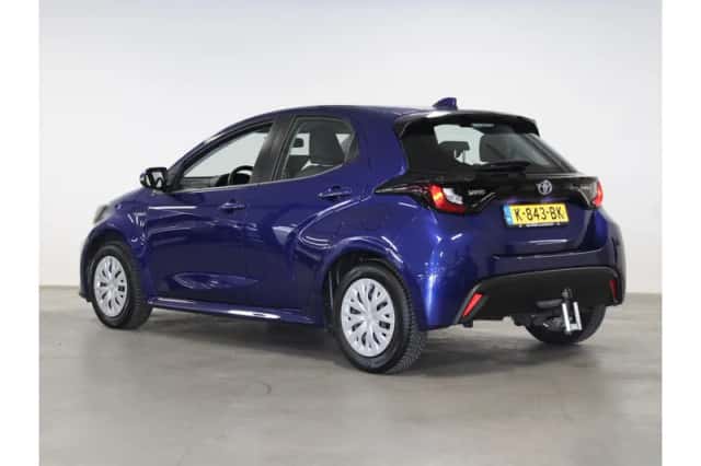 Toyota Yaris (2020) thumbnail 2