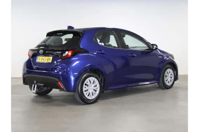 Toyota Yaris (2020) thumbnail 3