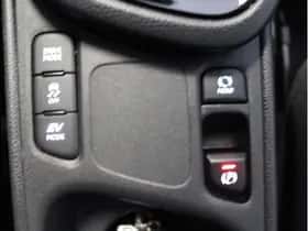 Toyota Yaris Cross (2024) thumbnail 16