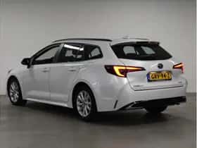 Toyota Corolla (2024) thumbnail 2