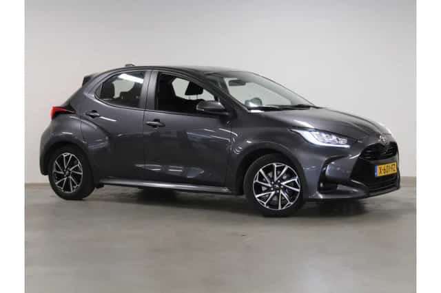 Toyota Yaris (2023) thumbnail 4