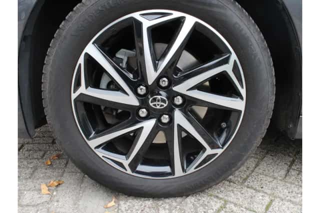 Toyota Yaris (2023) thumbnail 6