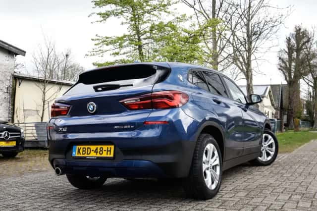 BMW X2 (2021) thumbnail 2