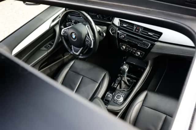 BMW X2 (2021) thumbnail 3