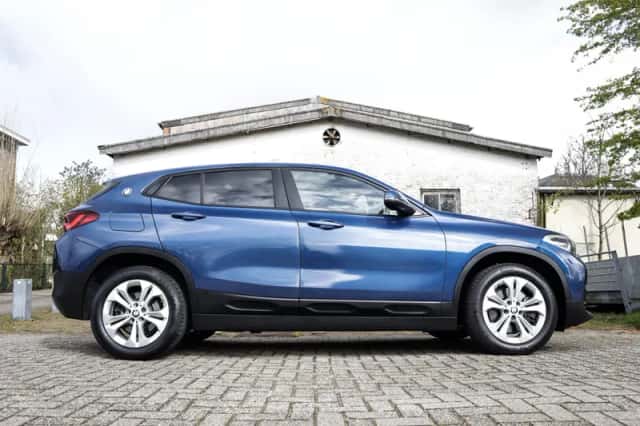 BMW X2 (2021) thumbnail 4