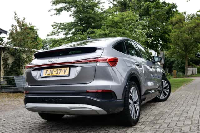 Audi Q4 (2022) thumbnail 2