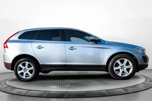 Volvo XC60 (2012) thumbnail 3