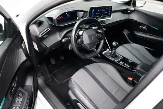 Peugeot 208 (2022) thumbnail 3