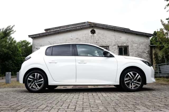 Peugeot 208 (2022) thumbnail 4