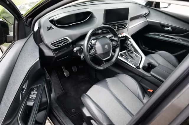Peugeot 5008 (2022) thumbnail 3