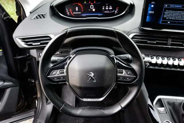 Peugeot 5008 (2022) thumbnail 5