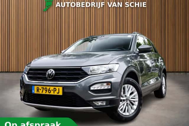 Volkswagen T-Roc (2022) thumbnail 1