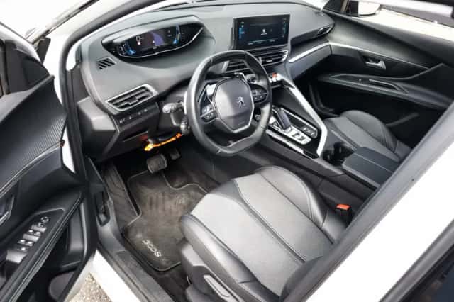 Peugeot 3008 (2022) thumbnail 3