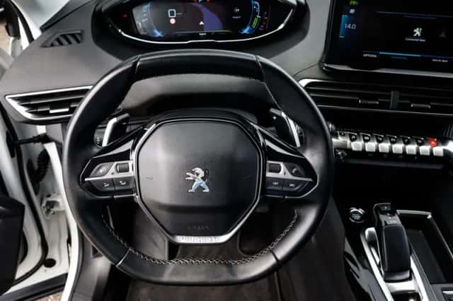 Peugeot 3008 (2022) thumbnail 4