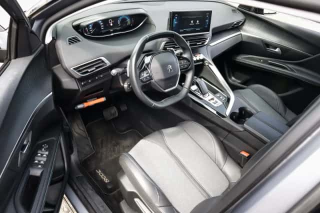Peugeot 3008 (2022) thumbnail 3