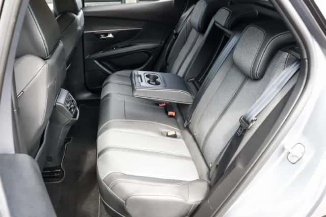 Peugeot 3008 (2022) thumbnail 6