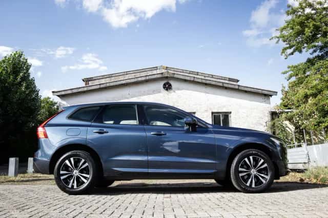 Volvo XC60 (2021) thumbnail 4