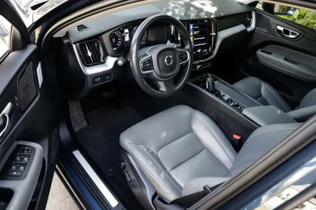 Volvo XC60 (2021) thumbnail 5
