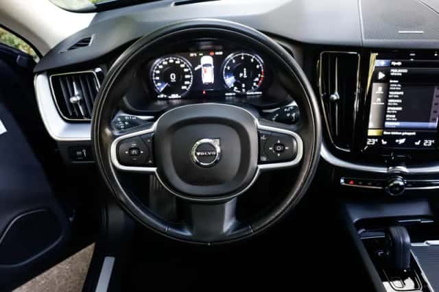 Volvo XC60 (2021) thumbnail 6