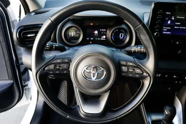 Toyota Yaris (2021) thumbnail 5