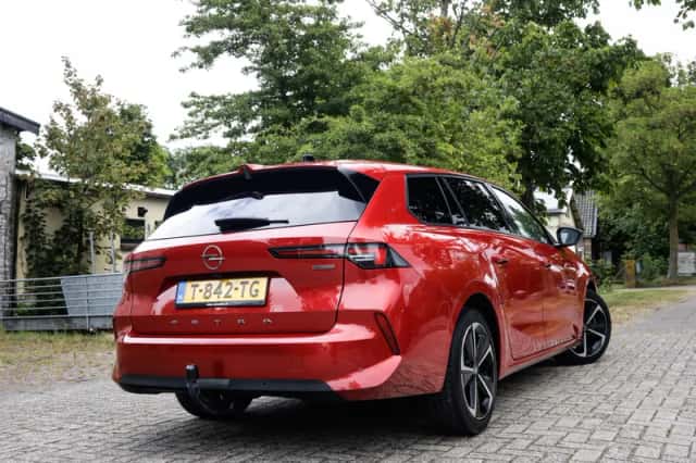 Opel Astra (2023) thumbnail 2