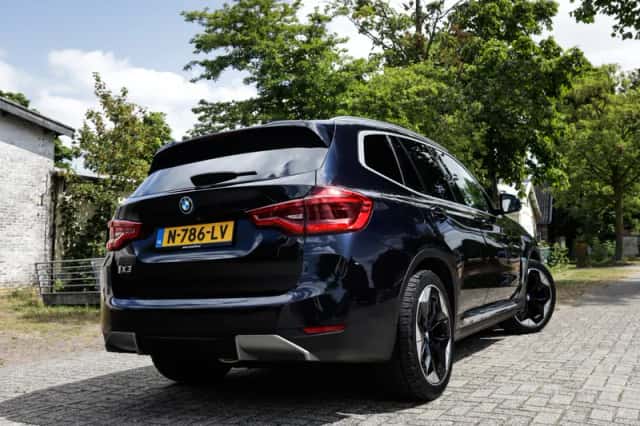 BMW iX3 (2021) thumbnail 2