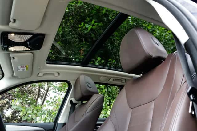 BMW iX3 (2021) thumbnail 3