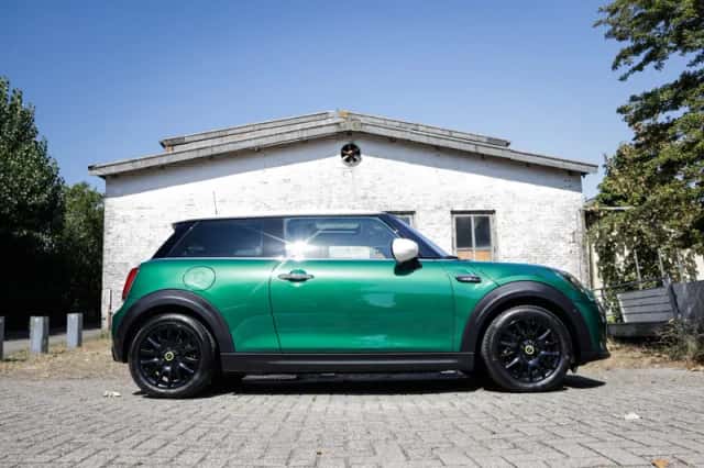 MINI Mini Electric (2022) thumbnail 3