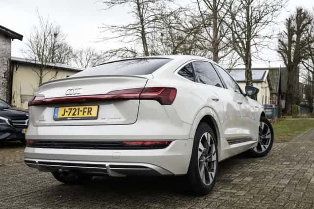 Audi e-tron (2020) thumbnail 2
