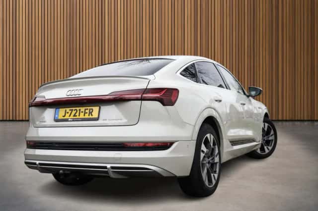 Audi e-tron (2020) thumbnail 2