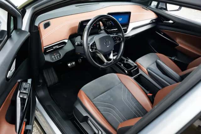 Volkswagen ID.4 (2021) thumbnail 3