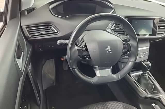 Peugeot 308 (2021) thumbnail 3