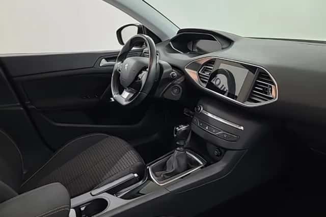Peugeot 308 (2021) thumbnail 6