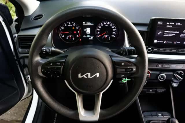 Kia Stonic (2022) thumbnail 5