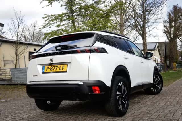 Peugeot 2008 (2022) thumbnail 2