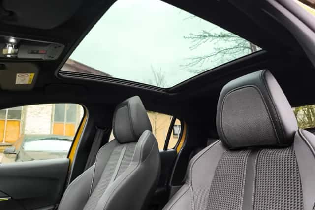 Peugeot 208 (2020) thumbnail 3