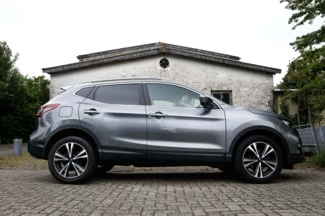 Nissan Qashqai (2021) thumbnail 4