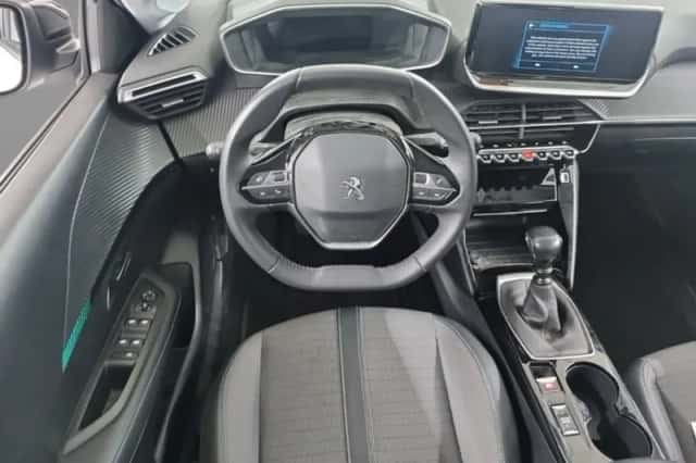 Peugeot 208 (2023) thumbnail 3