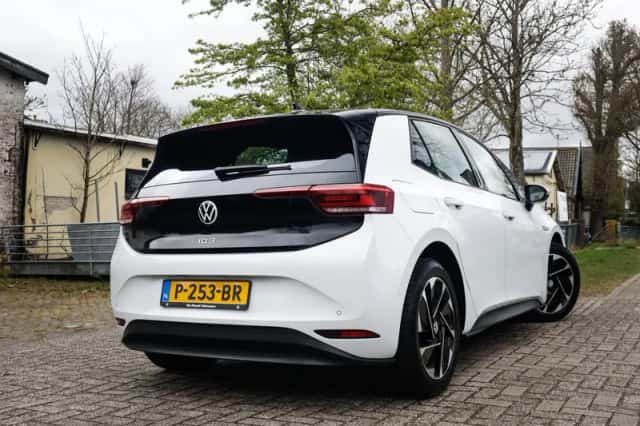 Volkswagen ID.3 (2022) thumbnail 2