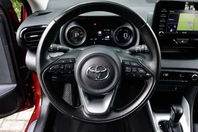 Toyota Yaris (2021) thumbnail 5