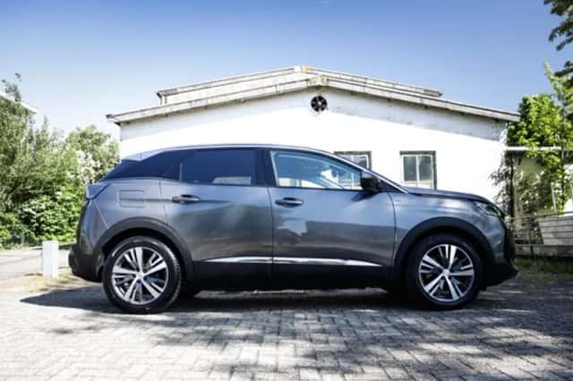 Peugeot 3008 (2021) thumbnail 4