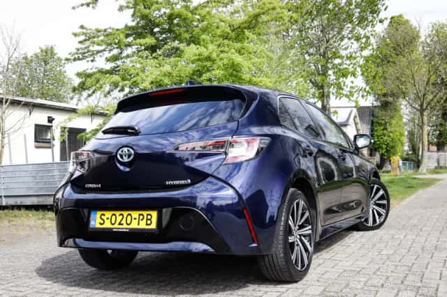 Toyota Corolla (2023) thumbnail 2