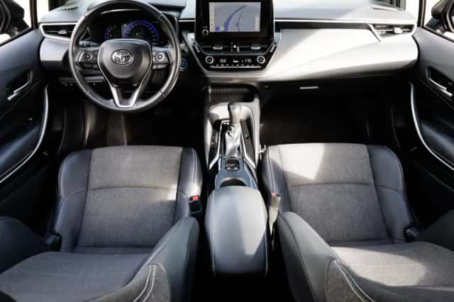 Toyota Corolla (2023) thumbnail 3